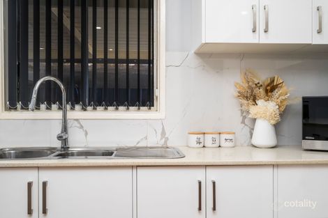 Property photo of 4 Kanangra Crescent Ruse NSW 2560