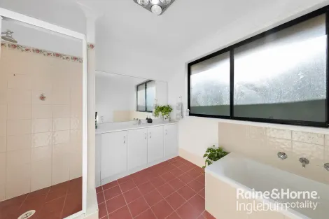 Property photo of 3 Warwick Street Minto NSW 2566