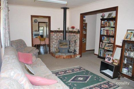 Property photo of 2 Bland Street Wallendbeen NSW 2588