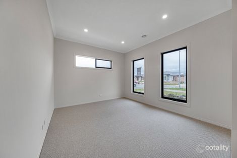 229 St Germain Bvd, Clyde North, VIC 3978