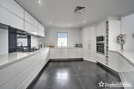 Property photo of 20 Banool Circuit Bomaderry NSW 2541