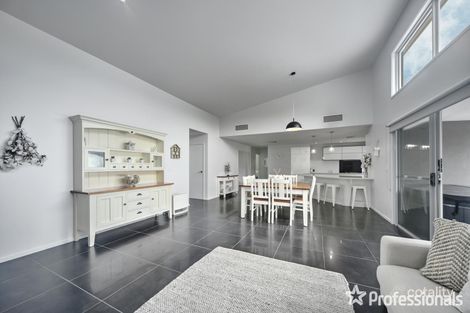 Property photo of 20 Banool Circuit Bomaderry NSW 2541
