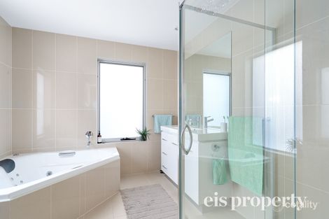 Property photo of 2/680 Oceana Drive Tranmere TAS 7018