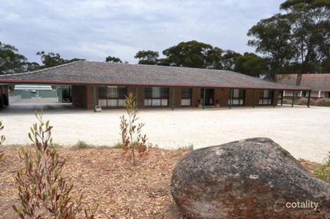 Property photo of 5 Cedar Drive Ascot VIC 3551