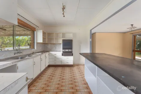 Property photo of 218 Old Ipswich Road Riverview QLD 4303