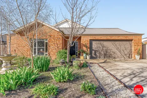 49 ALEXANDER CL, STRATHFIELDSAYE, VIC 3551