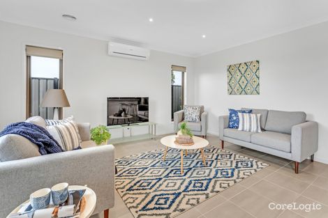 Property photo of 8 Brookfield Boulevard Craigieburn VIC 3064