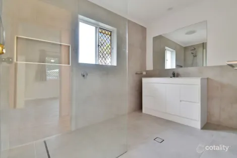 Property photo of 10 Rosewood Drive Caloundra West QLD 4551