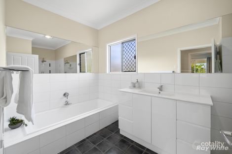 Property photo of 10 Minnis Street Eastern Heights QLD 4305