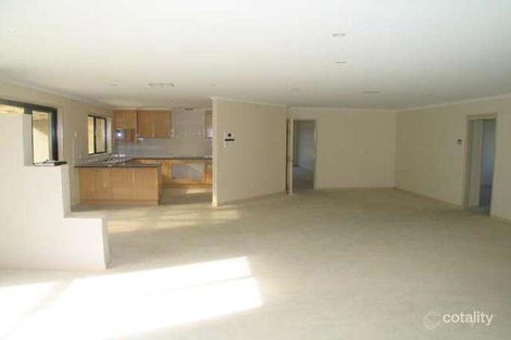 Property photo of 17 Murruba Place Jerrabomberra NSW 2619