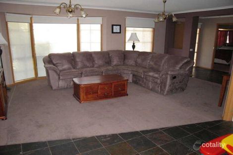 Property photo of 39 McKenzie Crescent Hoppers Crossing VIC 3029