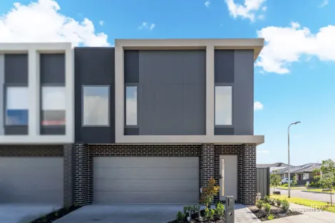 11 Glossodia Way, Mickleham, VIC 3064