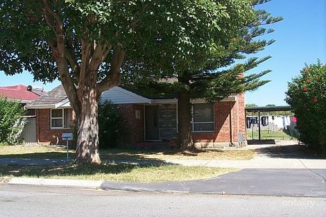 136 Knutsford Ave, Rivervale, WA 6103