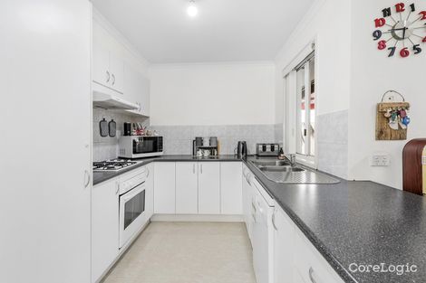 Property photo of 10 Lady Penrhyn Close Cranbourne West VIC 3977