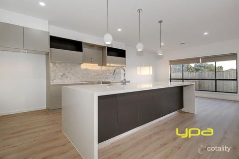 Property photo of 40 Straw Flower Circuit Greenvale VIC 3059