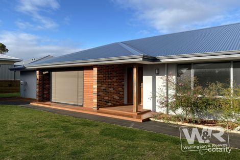 8 Dyer Ct, Bayonet Head, WA 6330
