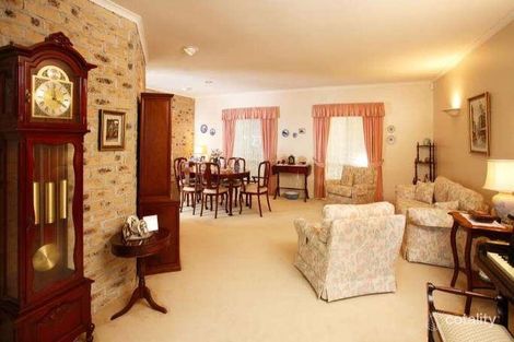 Property photo of 10 Dornie Place Fig Tree Pocket QLD 4069