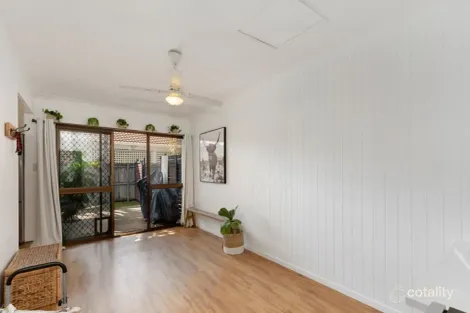 Property photo of 2/31 Bruce Avenue Paradise Point QLD 4216