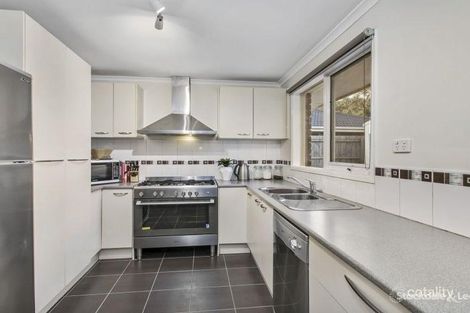 Property photo of 21 Lachlan Close Cranbourne North VIC 3977