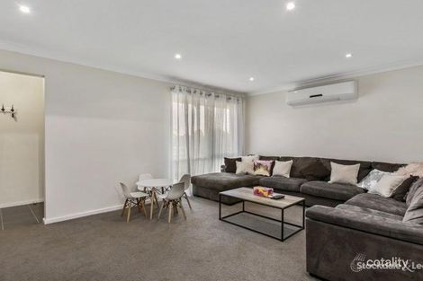 Property photo of 21 Lachlan Close Cranbourne North VIC 3977