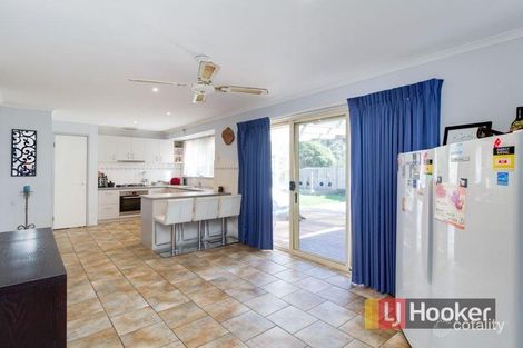 Property photo of 13 Gullquist Way Pakenham VIC 3810