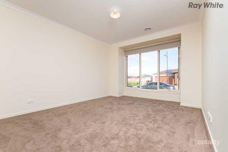Property photo of 41 Cooloongup Crescent Harkness VIC 3337