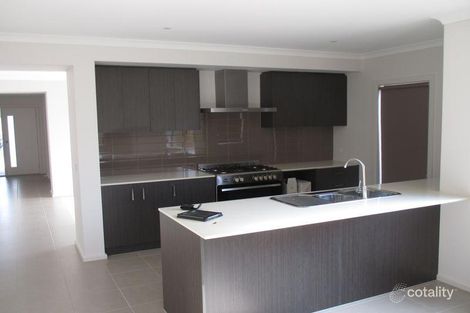 Property photo of 5 Dodge Terrace Cranbourne East VIC 3977