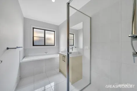 Property photo of 73 Willandra Boulevard Harkness VIC 3337