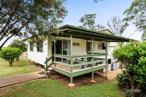 Property photo of 203 Collingwood Road Hampton QLD 4352
