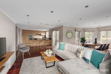 Property photo of 402 Waverley Road Mount Waverley VIC 3149