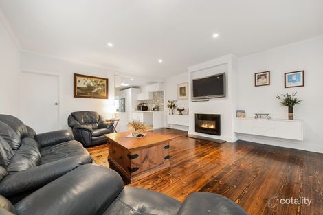 Property photo of 3 Beach Grove Seaford VIC 3198