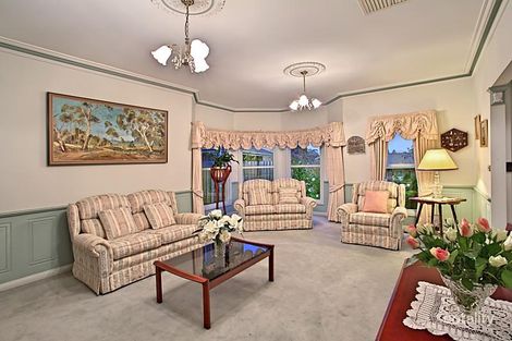 Property photo of 4 Farm Close Greensborough VIC 3088