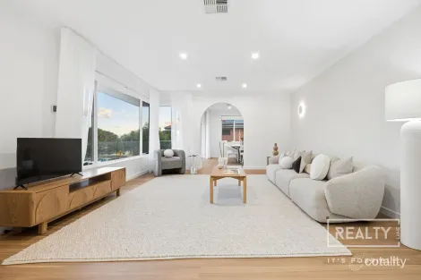 Property photo of 47 Edmondson Crescent Karrinyup WA 6018