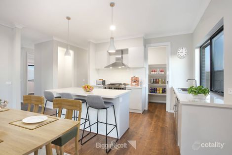 Property photo of 10 Claremont Grove Officer VIC 3809