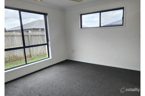 Property photo of 17 Neville Drive Branyan QLD 4670