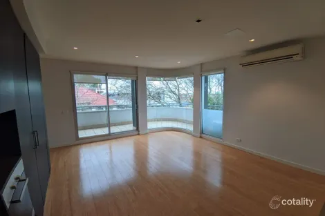 Property photo of 14/30-32 Docker Street Elwood VIC 3184