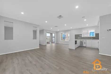 Property photo of 12 Everlasting Boulevard Strathtulloh VIC 3338