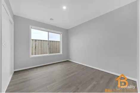 Property photo of 12 Everlasting Boulevard Strathtulloh VIC 3338