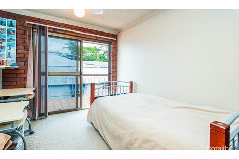 Property photo of 10/3 Curd Street Greenslopes QLD 4120