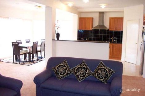 Property photo of 17 Skyline Rise Craigieburn VIC 3064