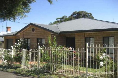 9 Dinwoodie St, Hamilton, VIC 3300