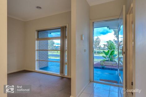 Property photo of 102 Eltham Parade Manor Lakes VIC 3024