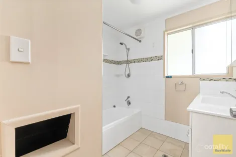 Property photo of 21 Diamond Avenue Emerald QLD 4720