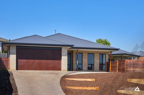 Property photo of 19 Rimfire Avenue Drouin VIC 3818