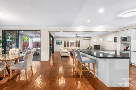 Property photo of 2 Kingham Place Carindale QLD 4152