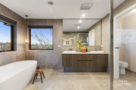 Property photo of 11A Leyland Road Ferntree Gully VIC 3156