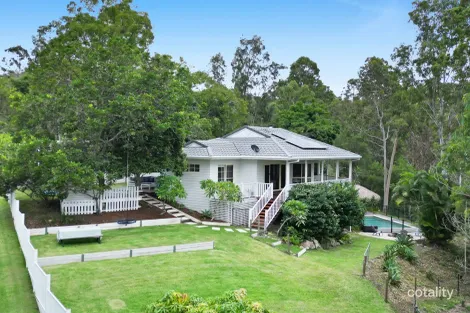 Property photo of 23 Sehmish Court Bonogin QLD 4213