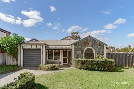 Property photo of 2 Pinnock Avenue Roxburgh Park VIC 3064