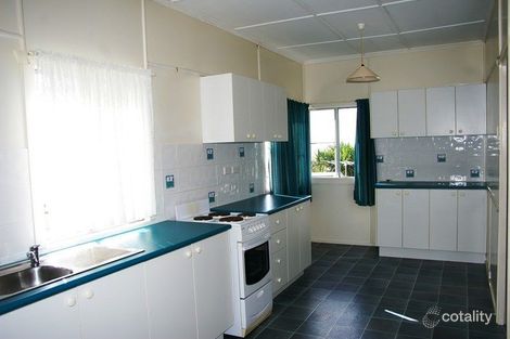 17 Biggs Ave, Beachmere, QLD 4510