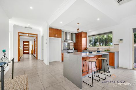 Property photo of 18 Mareeba Way Craigieburn VIC 3064